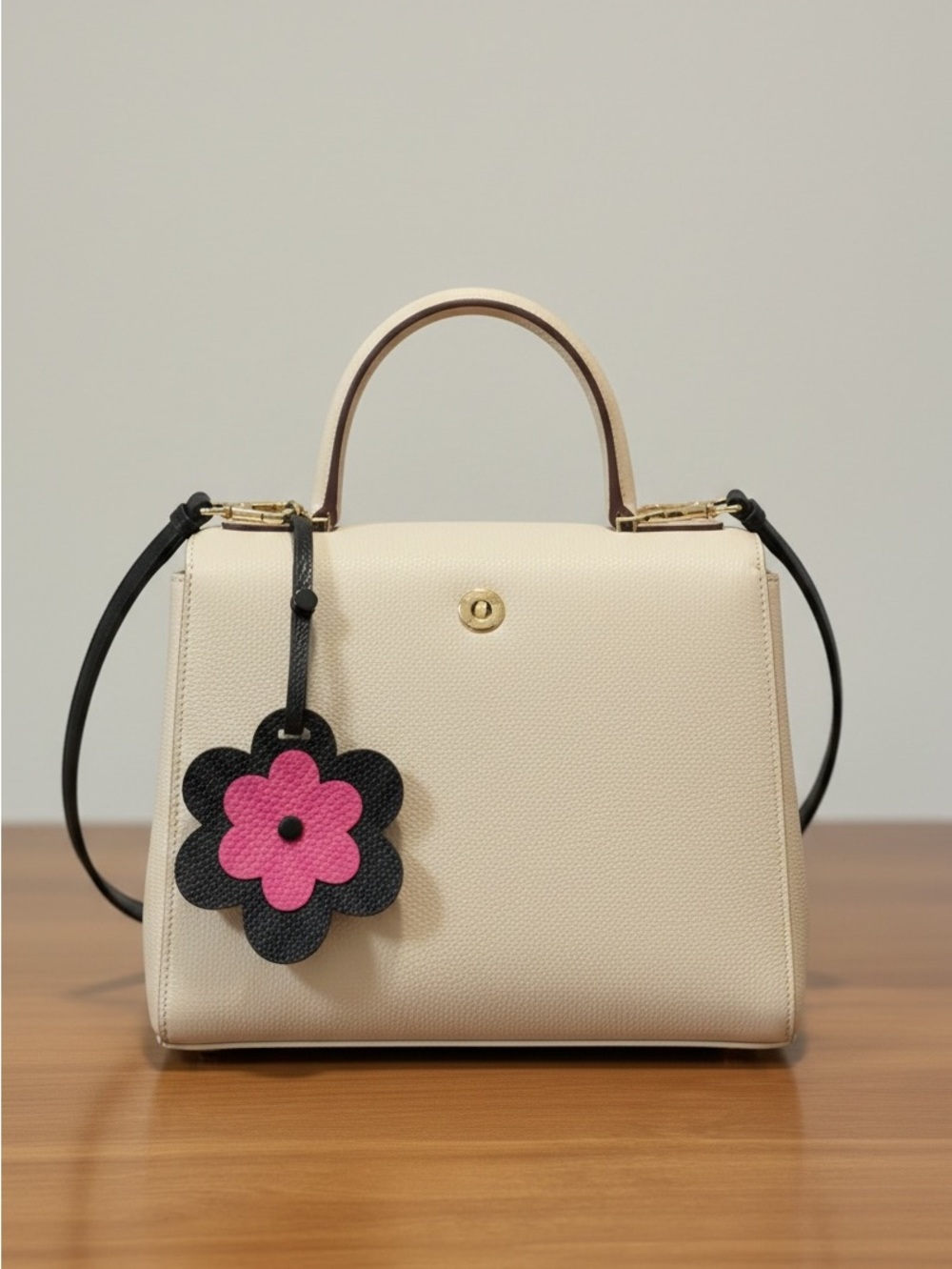 Pink and Black Leather Daisy Flower Bag Tag Charm - Picture 4 of 8